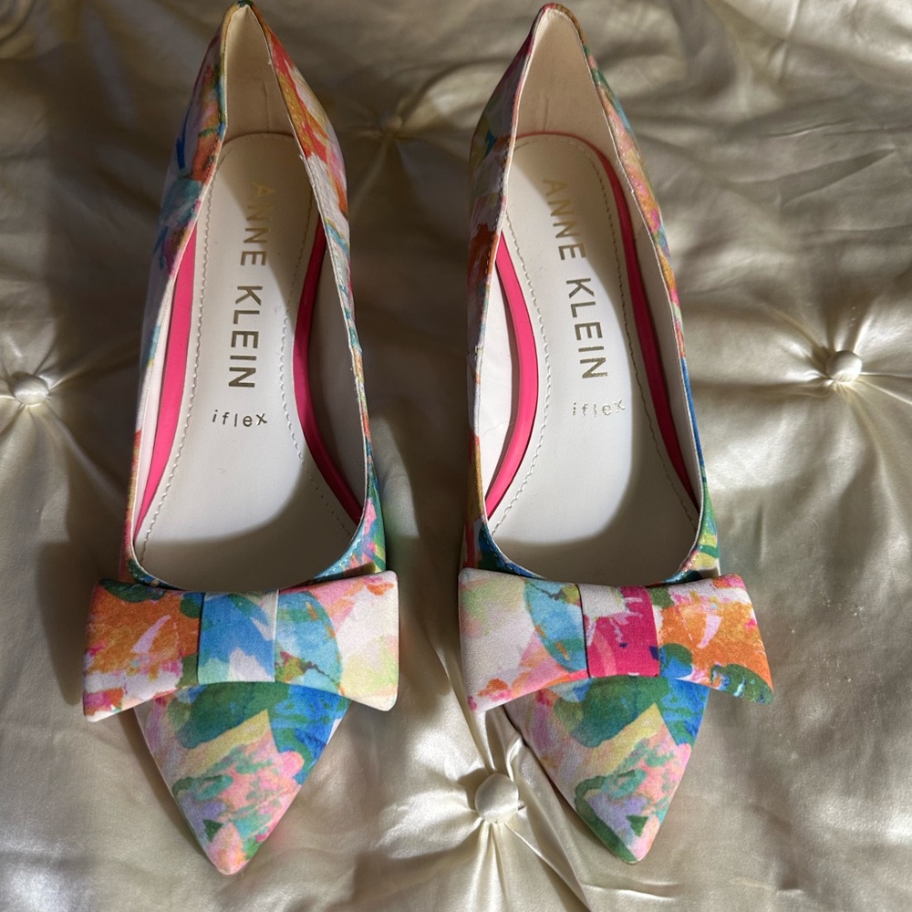 Anne Klein I flex floral shoes NWOT  size 8.5